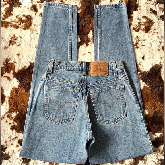 Vintage medium wash Made in USA Levis 550 from 1996. - Picture 1 of 6